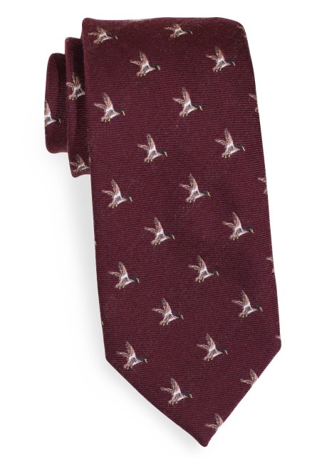 Outdoorsmen Collection Flying Ducks in Maroon Red