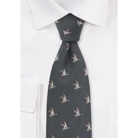 Outdoorsmen Collection Flying Ducks in Espresso Brown