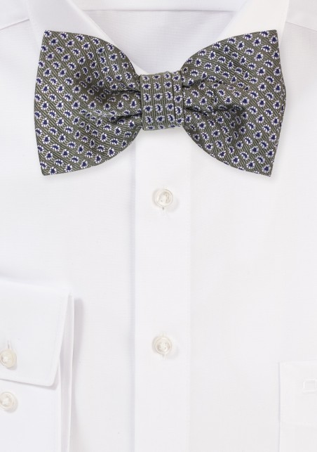 Pre-Tied Paisley Bowtie in Olive Green