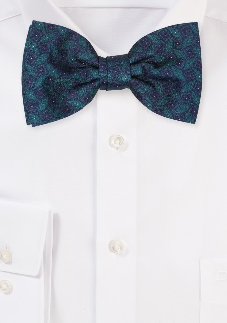 Oasis Green Colored Bowtie in Green and Navy